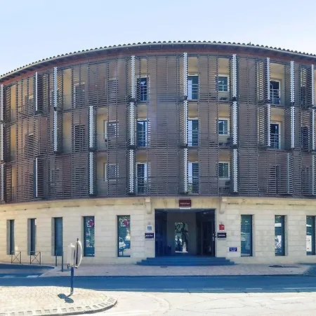 Mercure Saint Emilion ليبورن