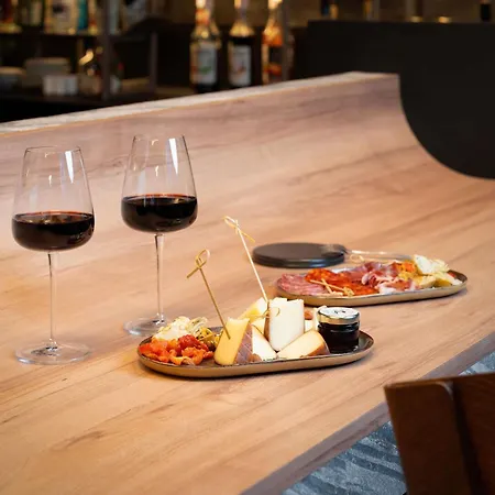 Mercure Saint Emilion Либурн