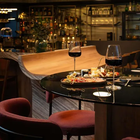 Отель Mercure Saint Emilion 4*