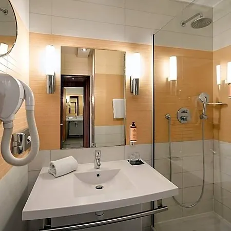 מלון Mercure Saint Emilion