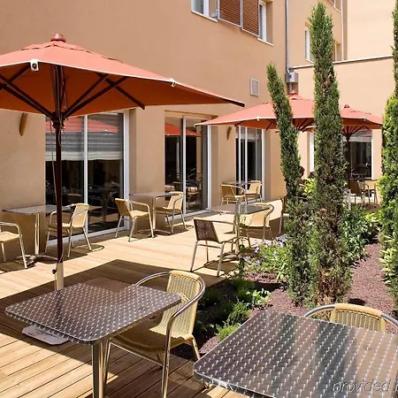 Mercure Saint Emilion Отель Либурн